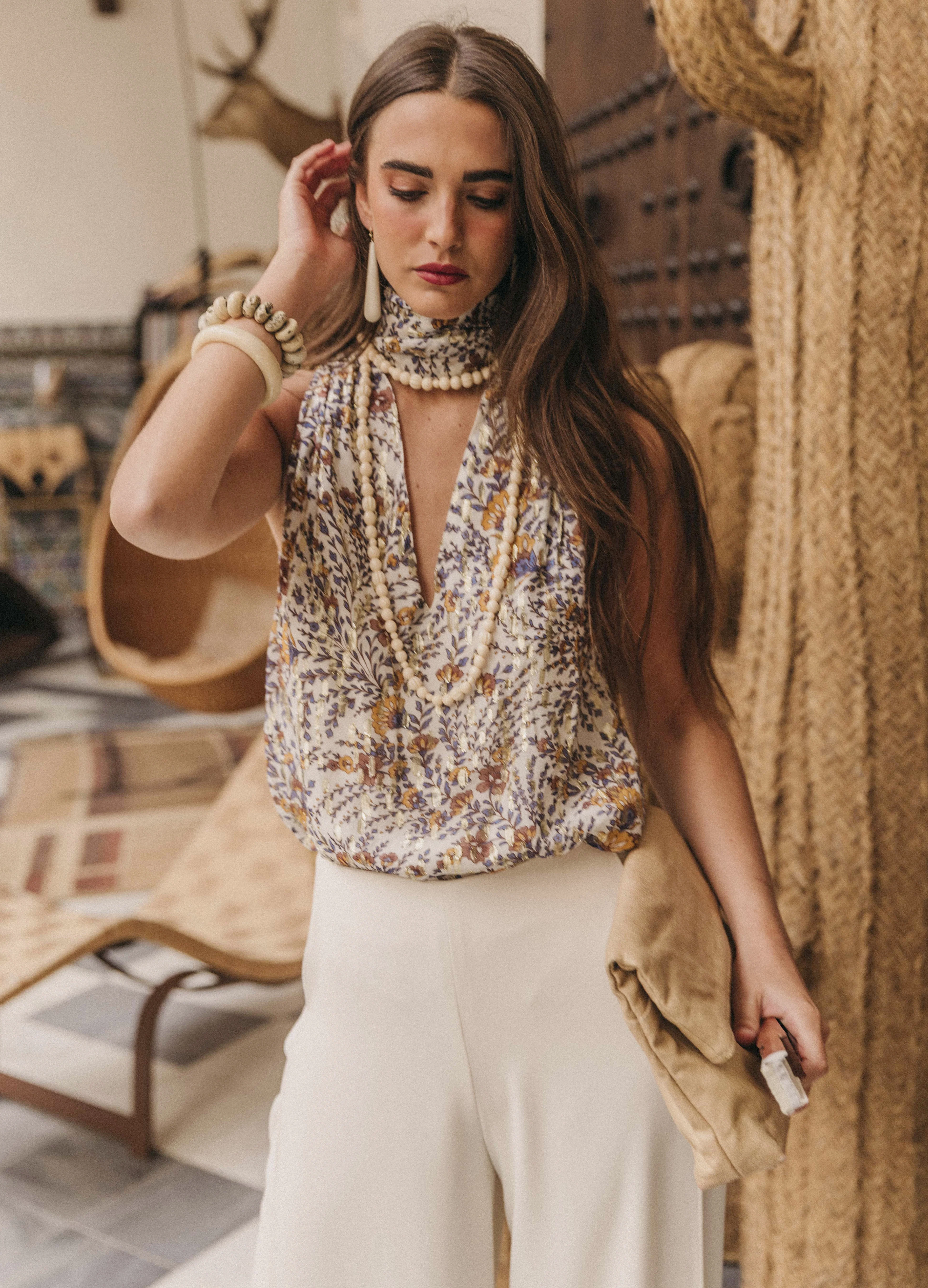 Conjunto de blusa y pantalón marfil Lara-Dylan - Image 2