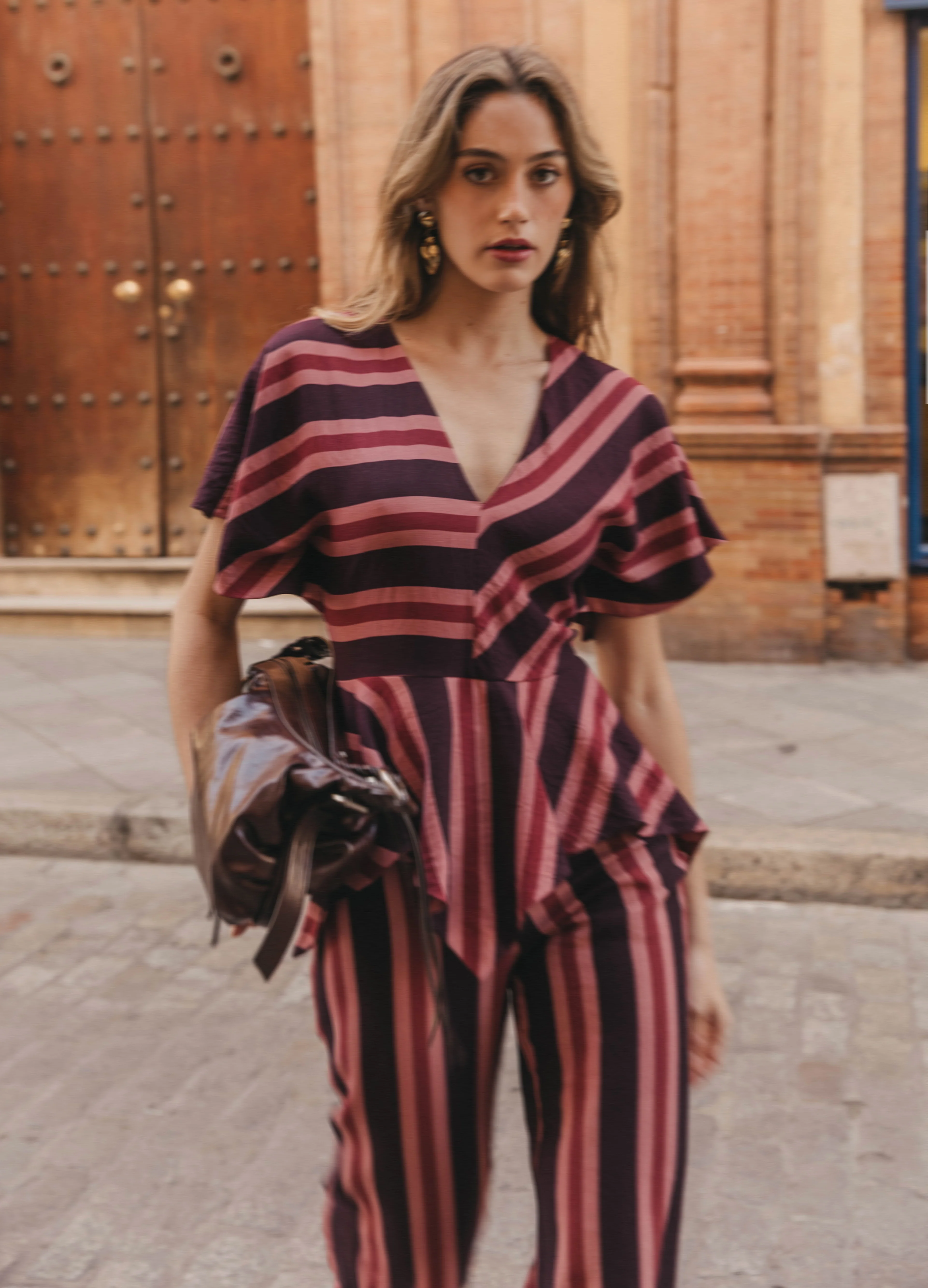 Conjunto de top y pantalón berenjena Kiana-Donney - Image 2