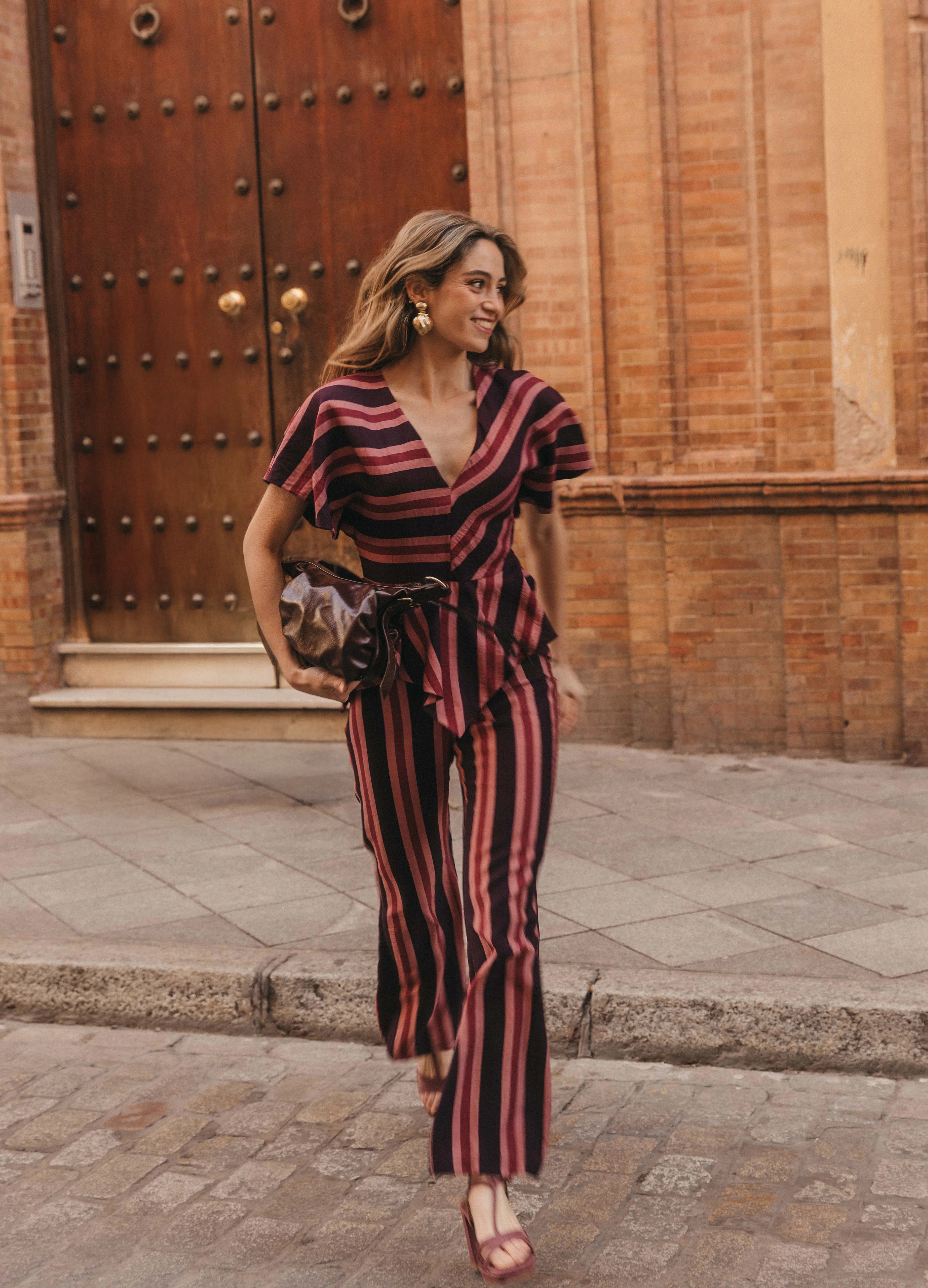 Conjunto de top y pantalón berenjena Kiana-Donney - Image 6