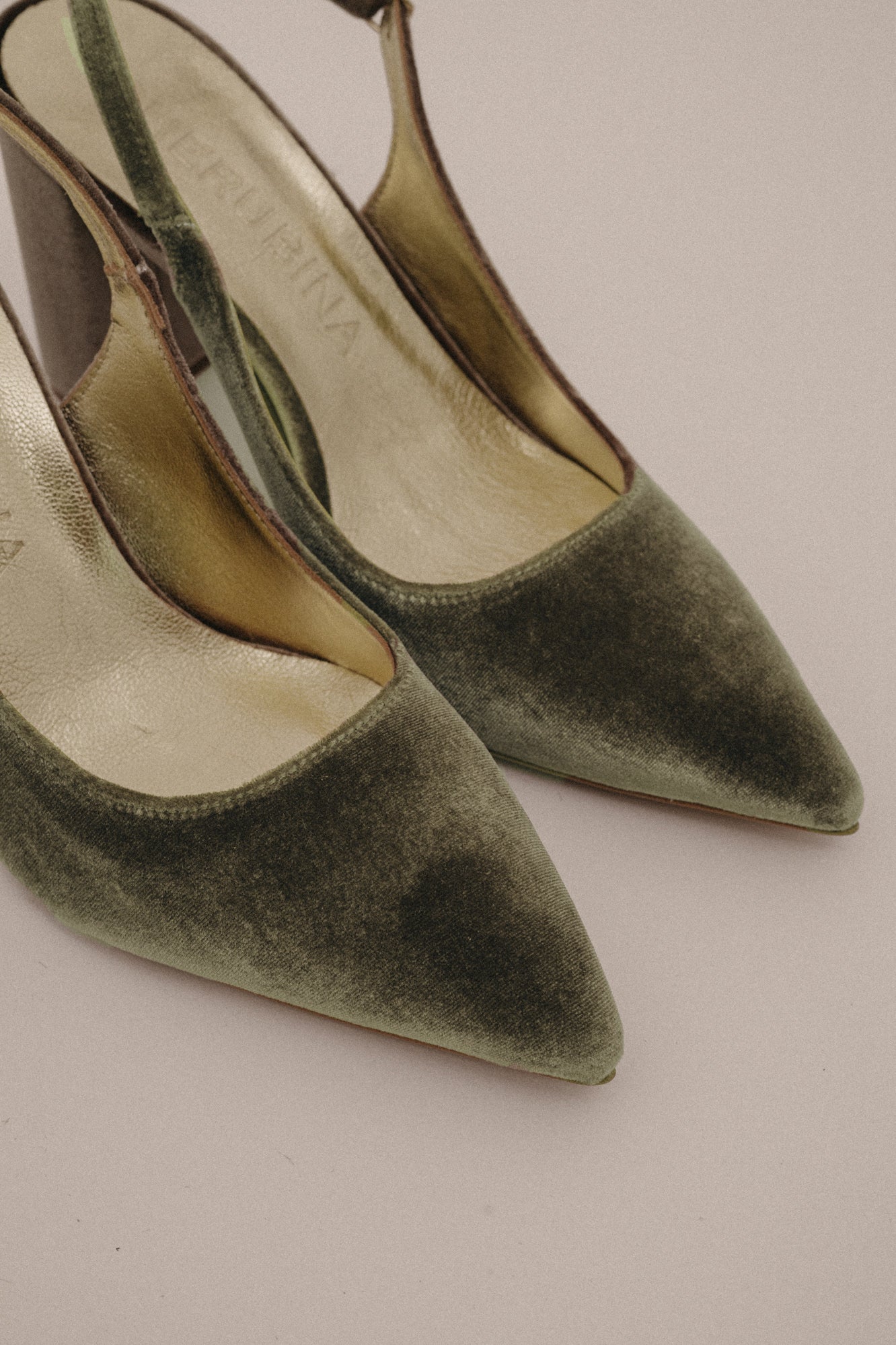 Zapato de terciopelo San Antonio - Image 4