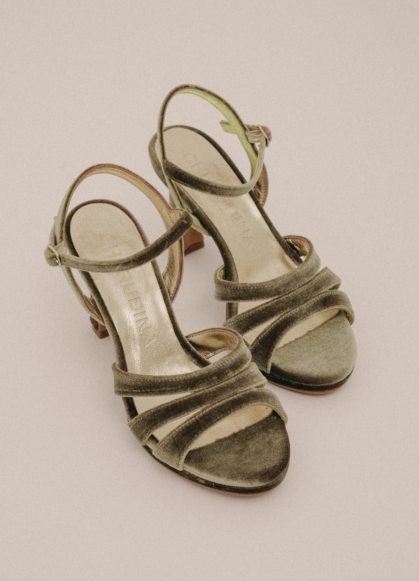 Sandalia de terciopelo Baltimore - Image 11