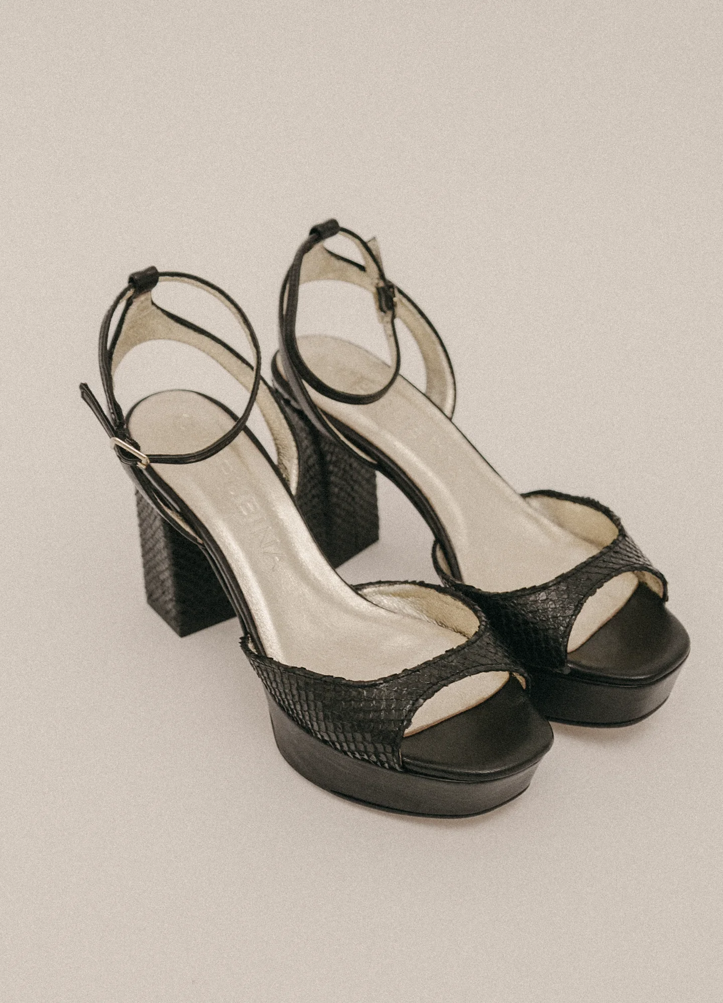 Sandalia de piel Maryland - Image 2