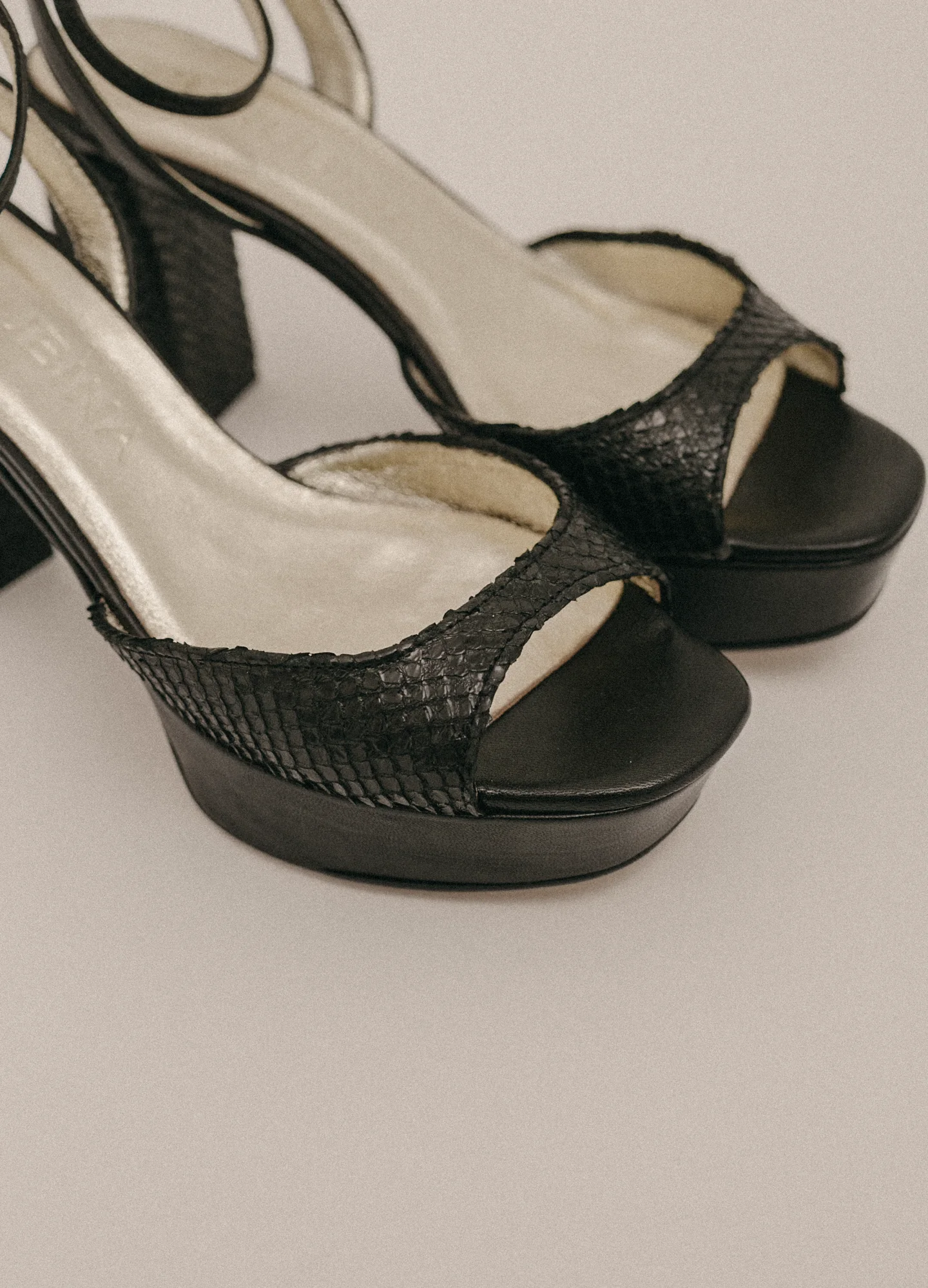 Sandalia de piel Maryland - Image 3