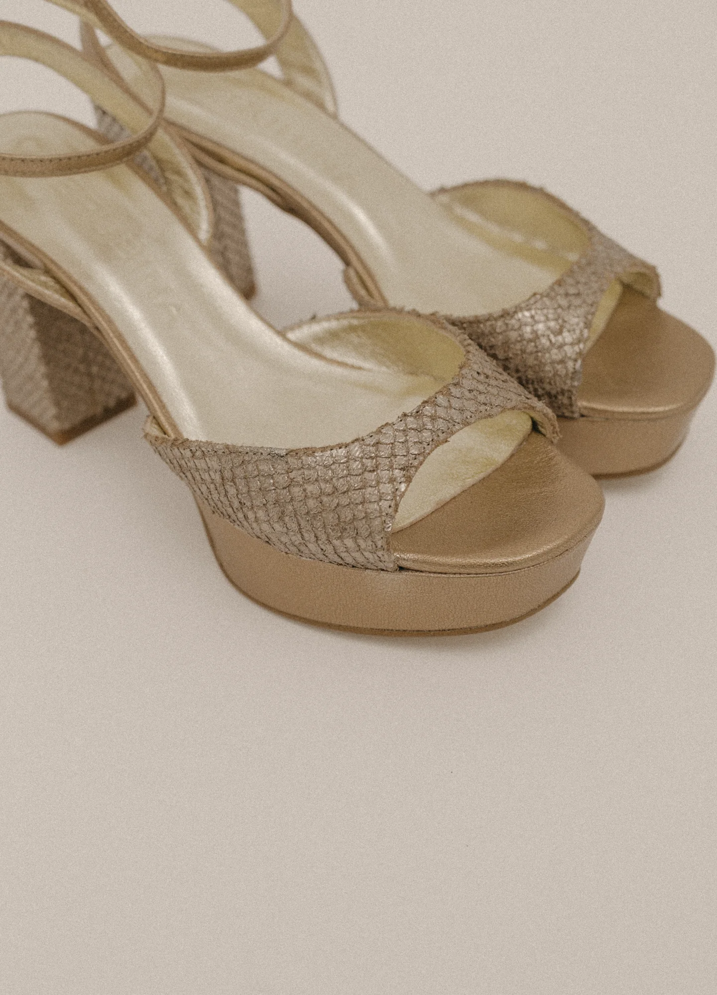 Sandalia de piel Maryland - Image 9