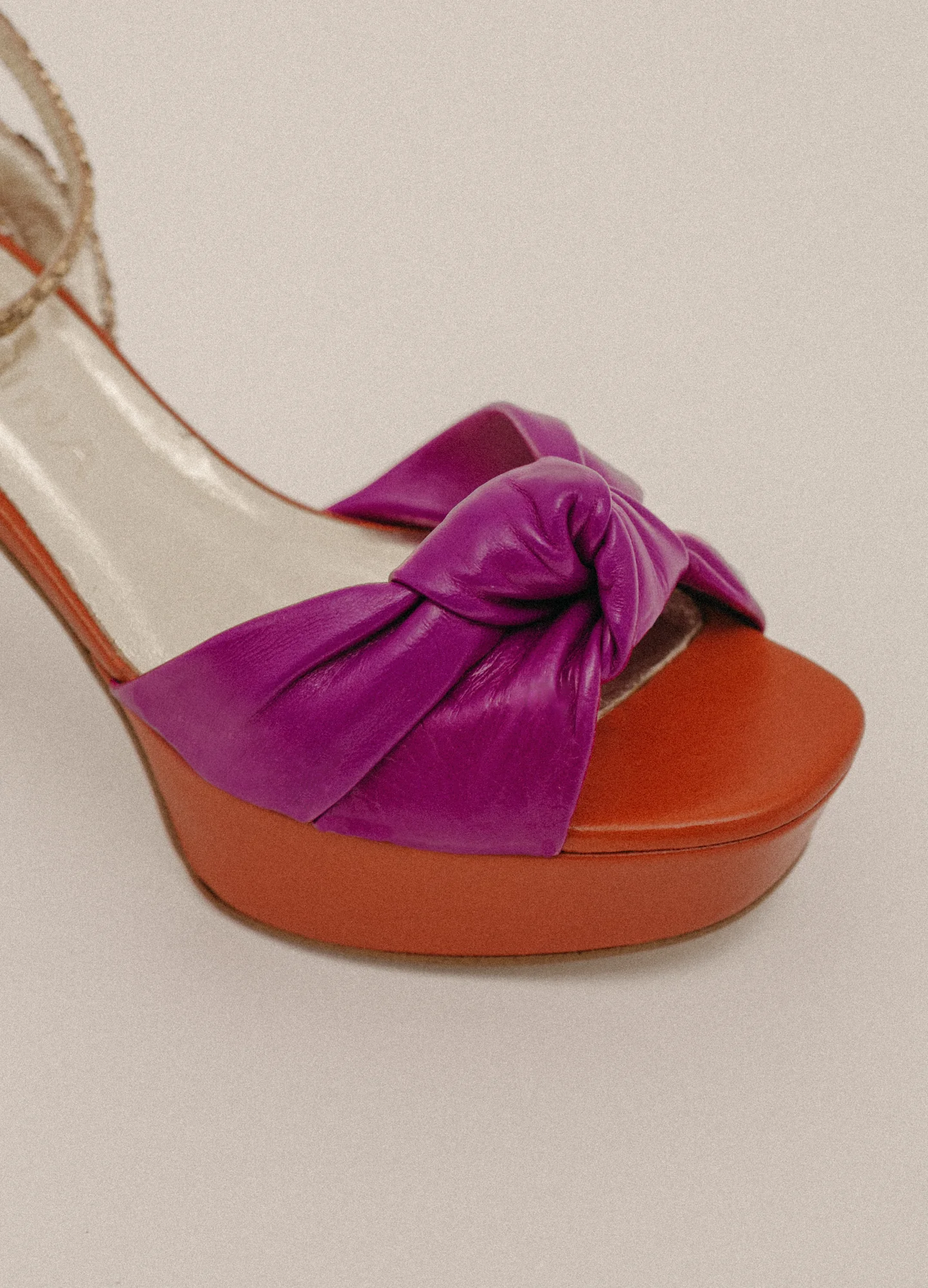 Sandalia de piel tricolor Irving - Image 4